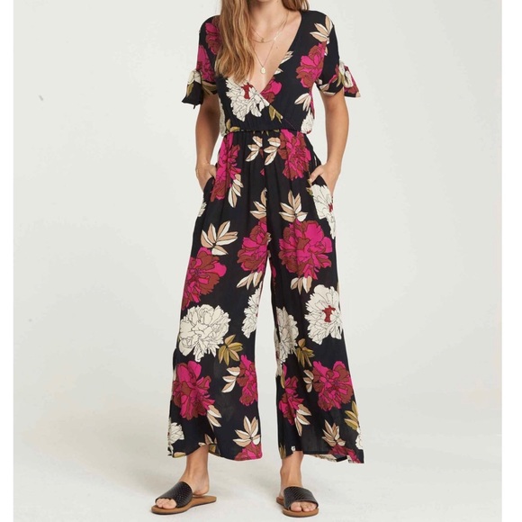 Billabong Pants - Billabong Night Floral Jumper NWT